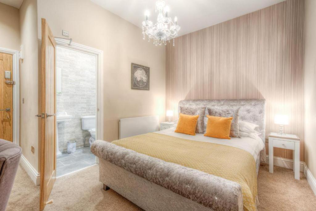 The George Wright Boutique Hotel, Bar & Restaurant Hotel